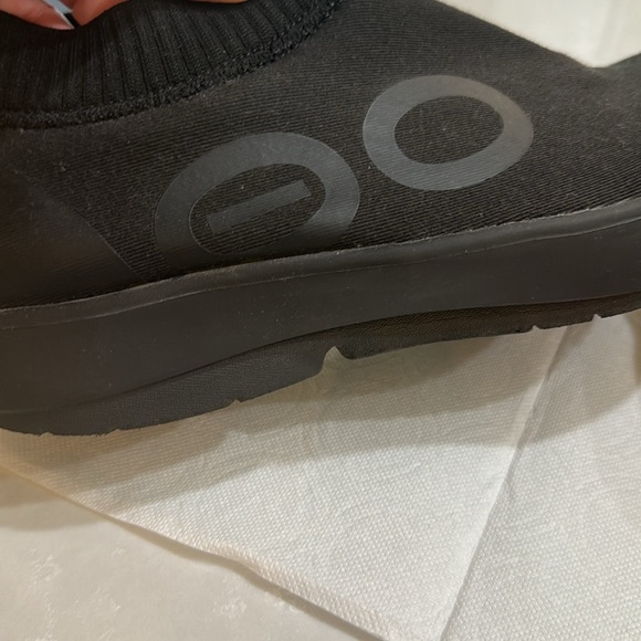 Mens OOFOS. - Picture 2 of 6